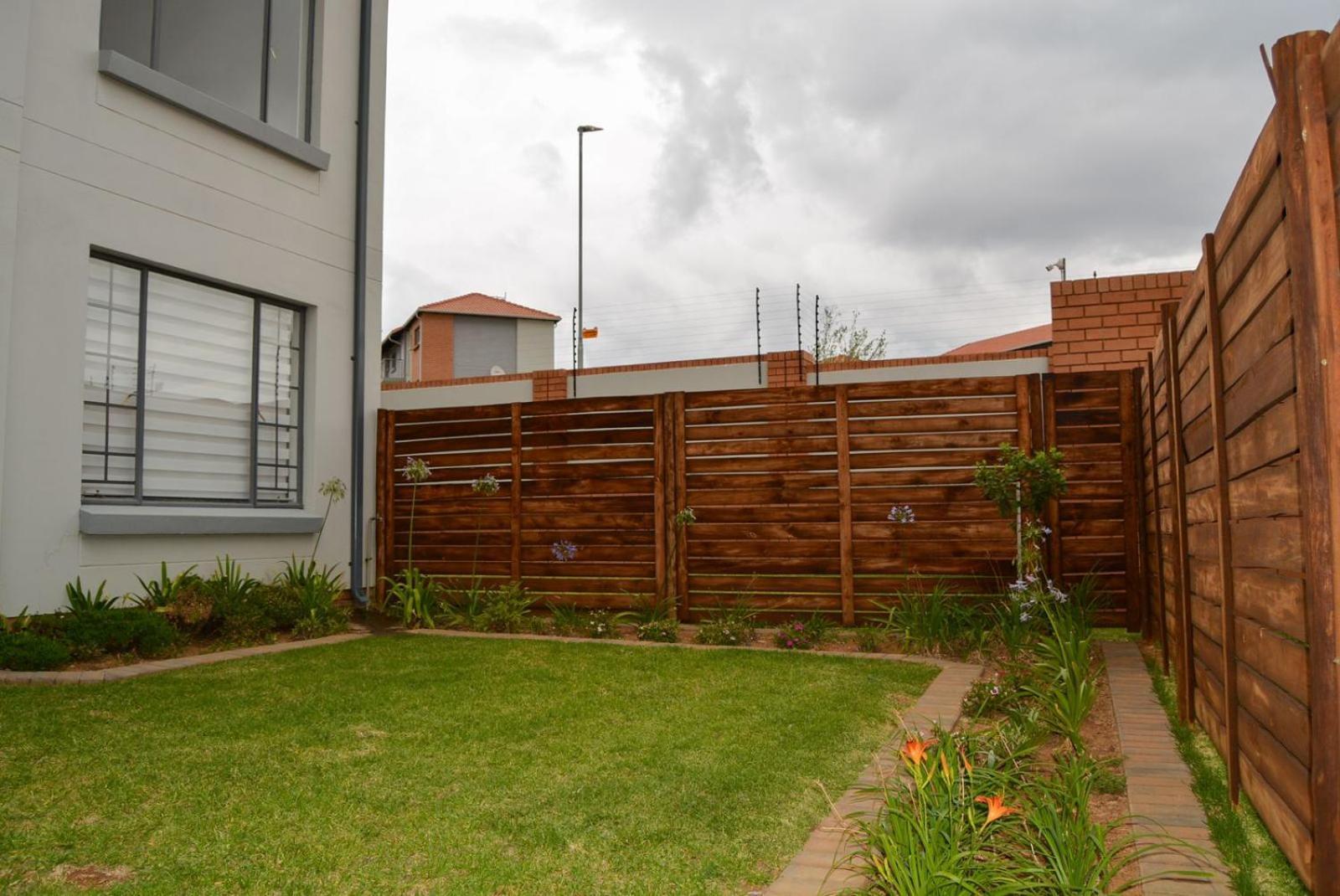 Moon Octave * Midrand